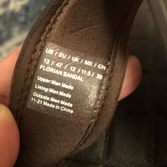 Kenneth Cole Quilted Brown Flip-Flops - Picture 6 of 6